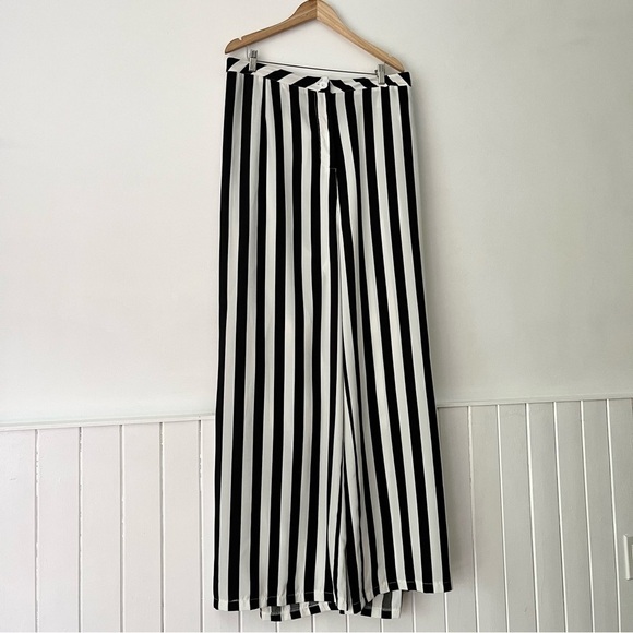 PrettyLittleThing Black & White Striped Wide Leg Pants Size 26 - Picture 11 of 11